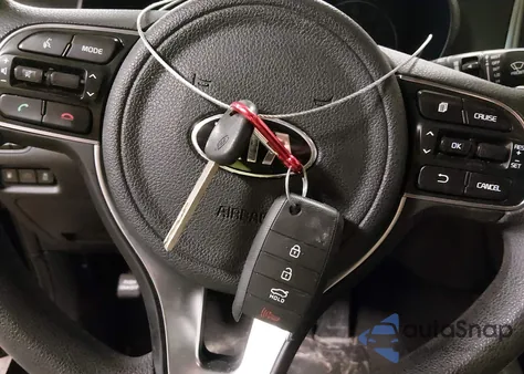 2018 Kia Optima Lx z USA, uszkodzony, nr VIN 5XXGT4L32JG242730